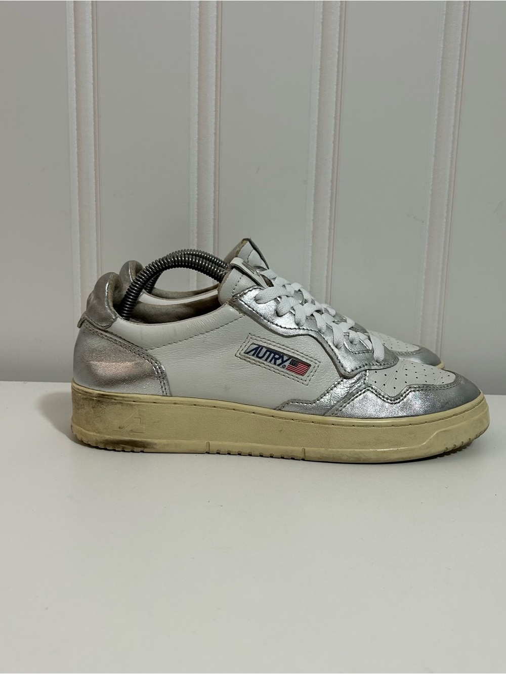 Autry White & Silver Low-Top Sneakers